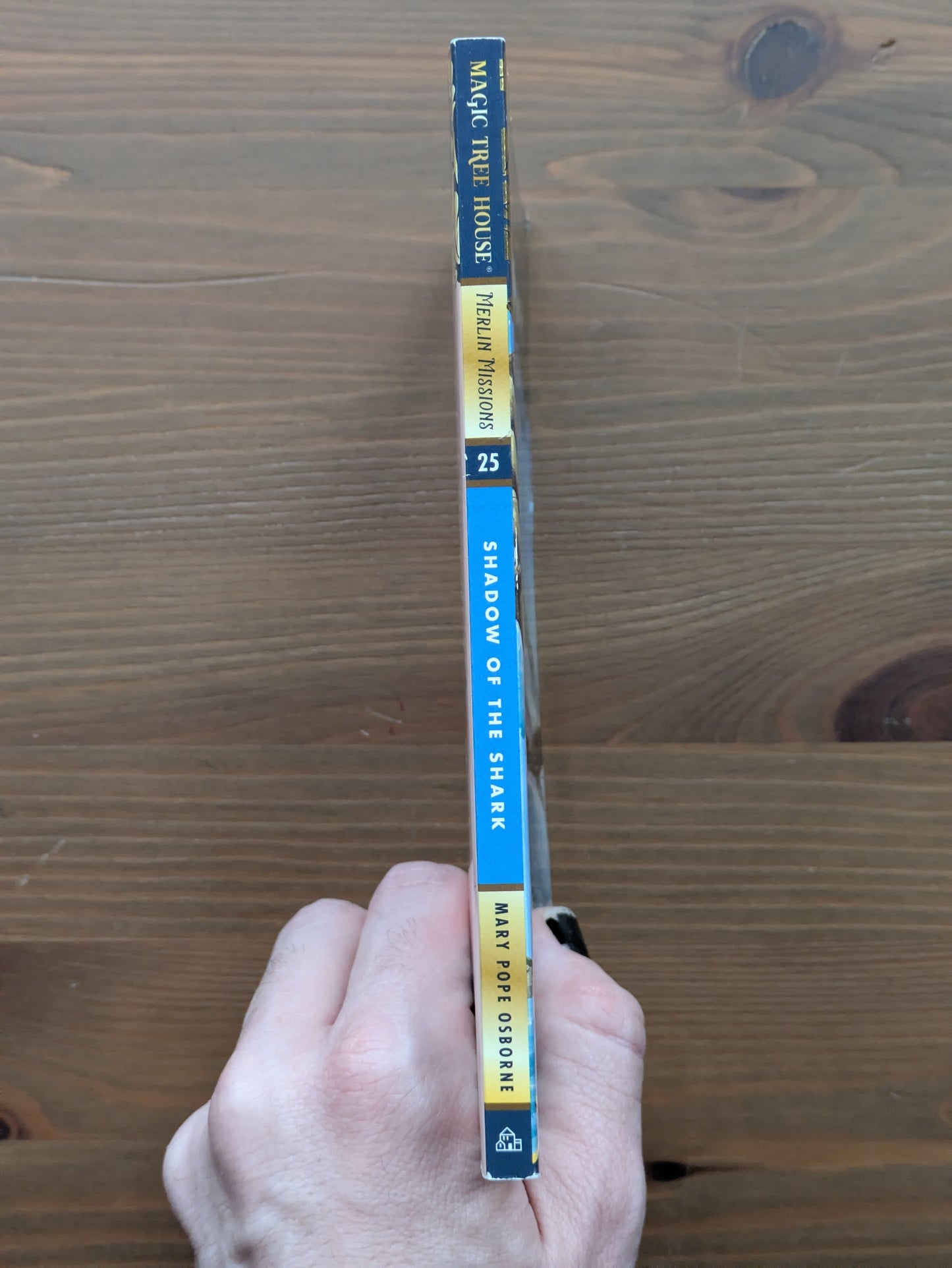 Shadow of the Shark (Magic Tree House: Merlin Missions #25) by Mary Pope Osborne