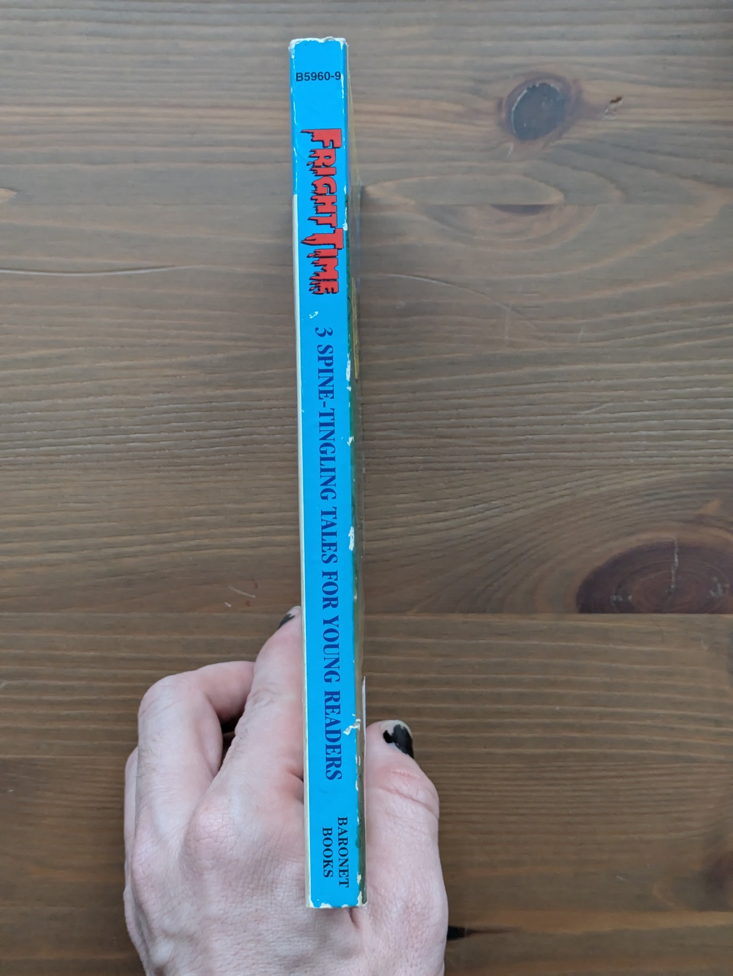 Fright Time #9 (Horror Anthology) Out of the Dark, It Hunts by Night, Keeper of the Tombs