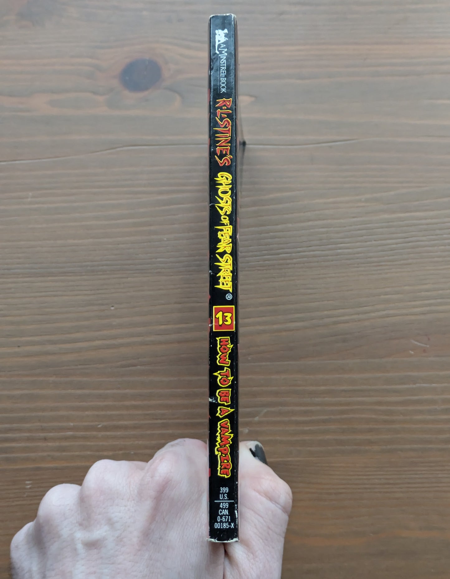 How to Be a Vampire (Ghosts of Fear Street #13) R. L. Stine