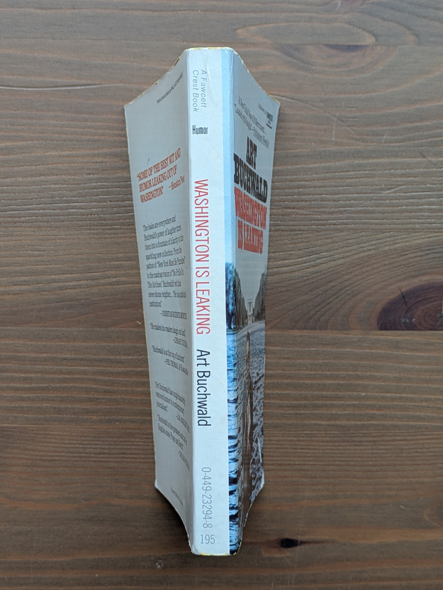 Washington Is Leaking (Vintage Paperback) by Art Buchwald