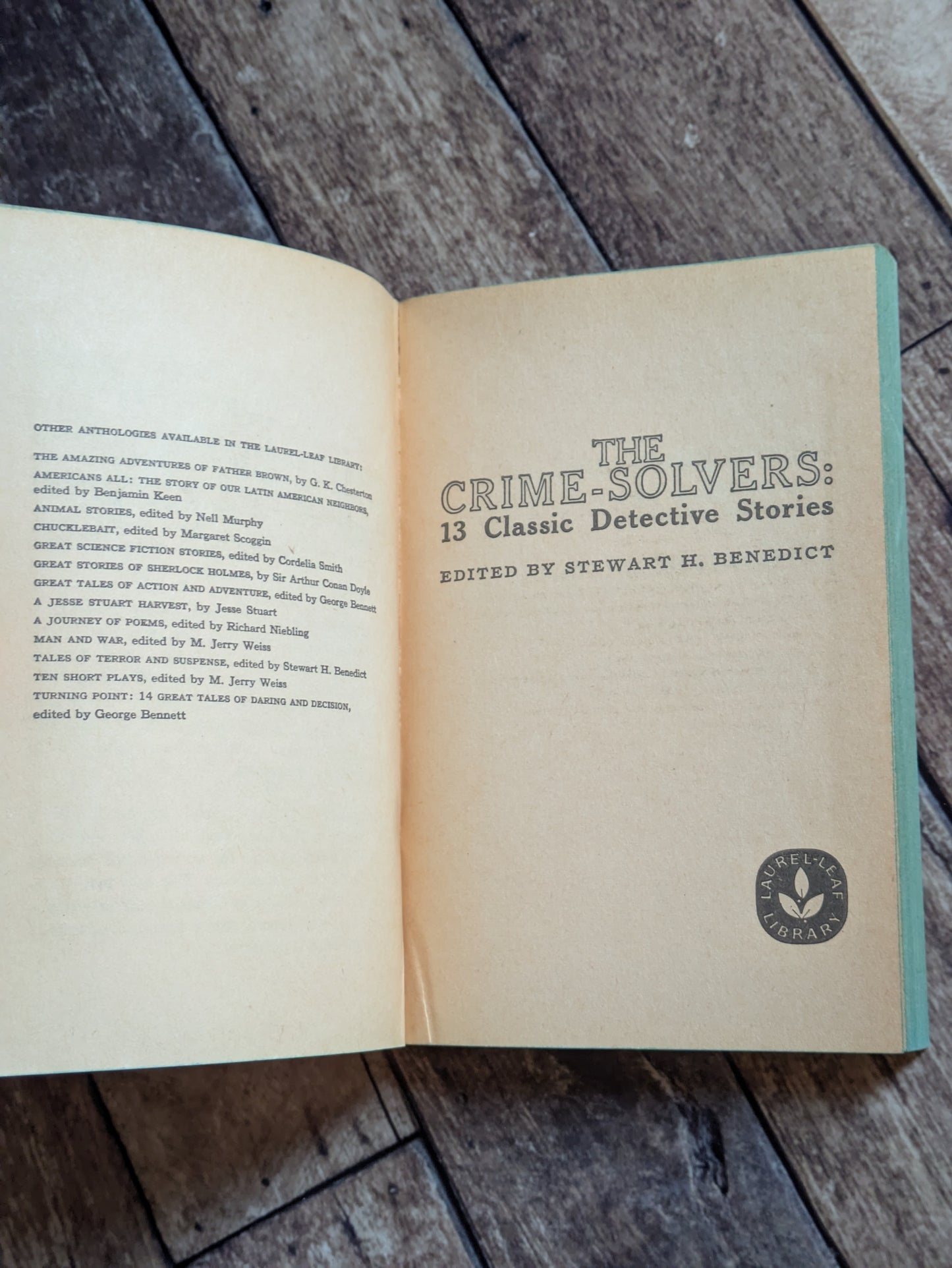 CrimeSolvers, The: 13 Classic Detective Stories (Vintage Paperback Anthology)