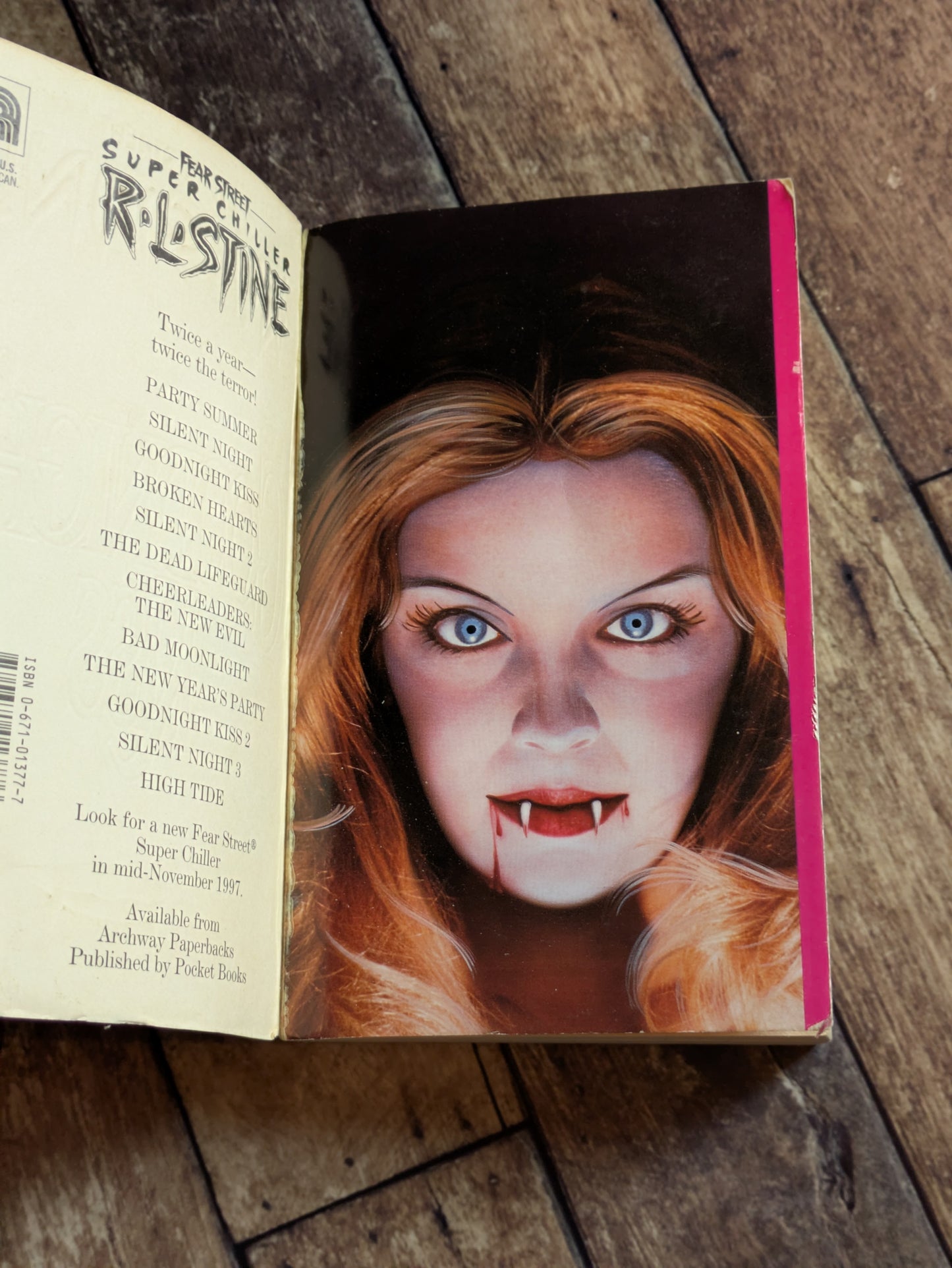 Goodnight Kiss (Collector's Edition Anthology) Fear Street Superchillers Part 1 & 2 by R.L. Stine