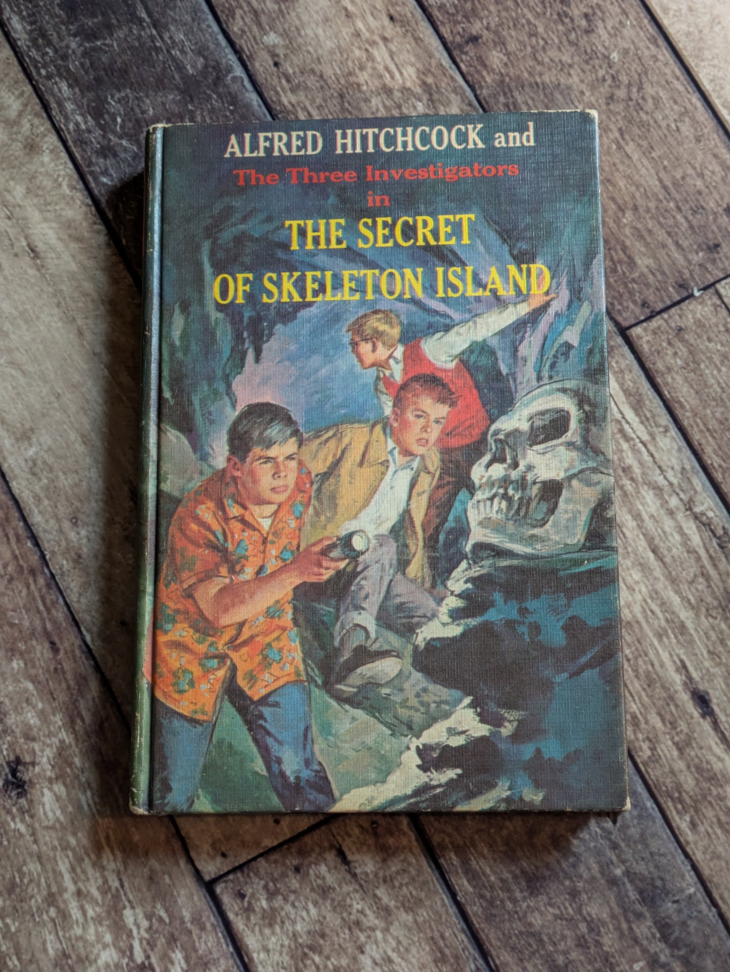 Secret of Skeleton Island, The (Classic Three Investigators #6) by Robert Arthur - Vintage Hardcover
