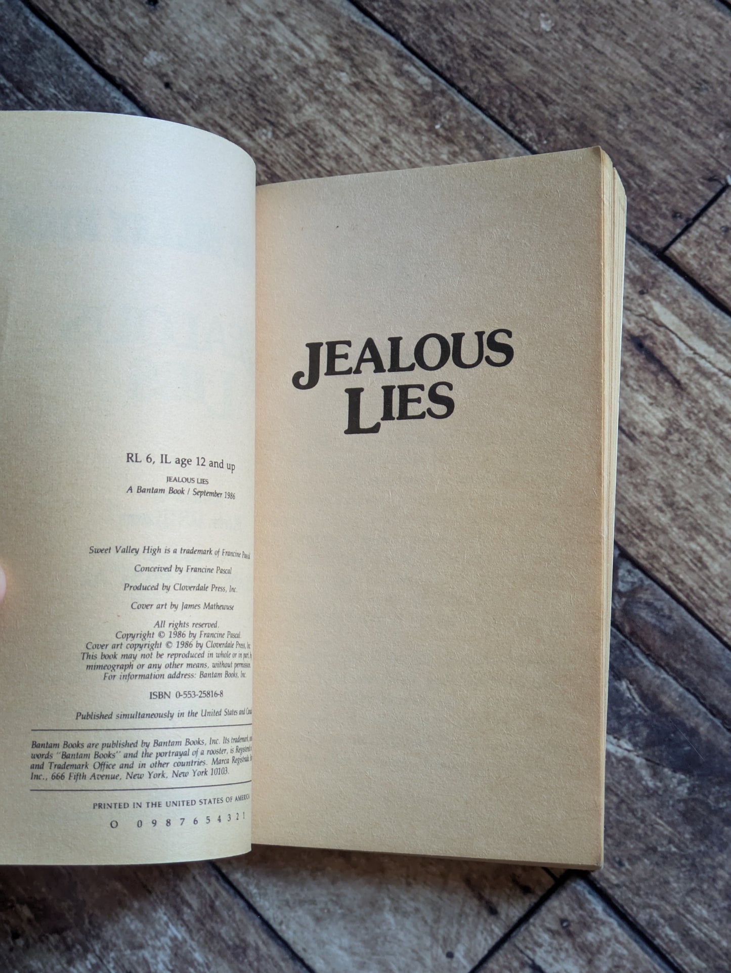 Jealous Lies (Sweet Valley High #30) by Francine Pascal - Vintage Paperback