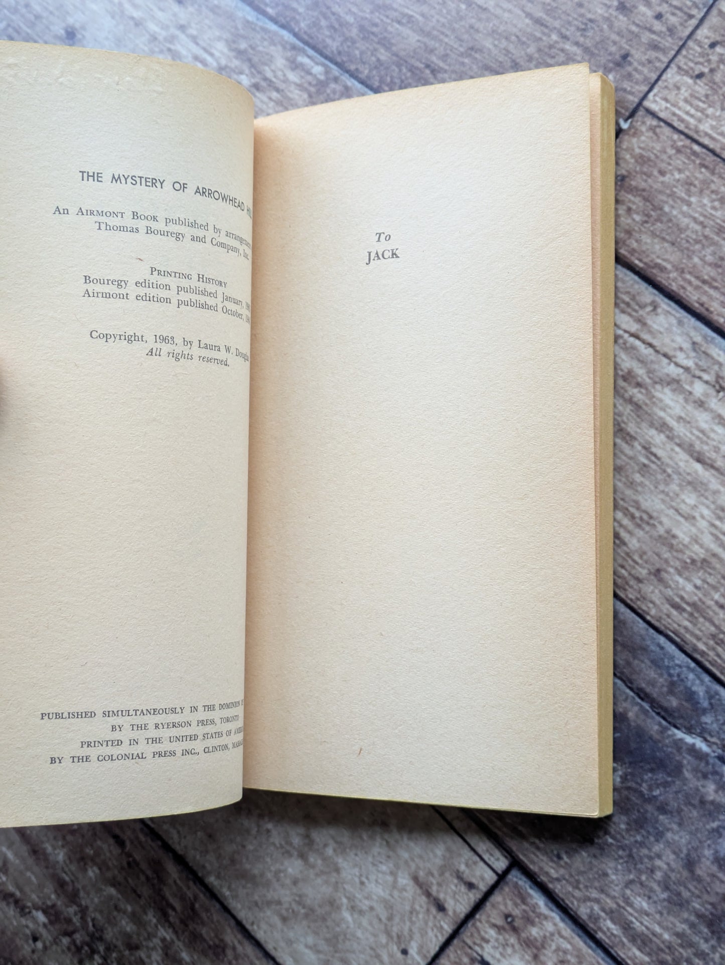 Mystery of Arrowhead Hill, The (Vintage Paperback) by Laura W. Douglas