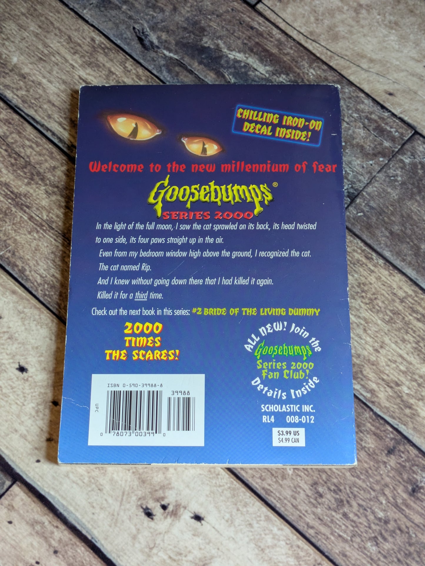 Cry of the Cat (Goosebumps 2000 #1) by R.L. Stine - Vintage Paperback