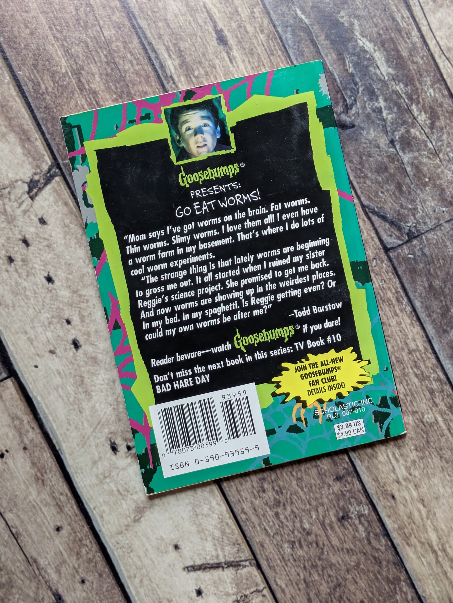 Go Eat Worms! (Goosebumps Presents #9) by Tracey West, R.L. Stine - Paperback