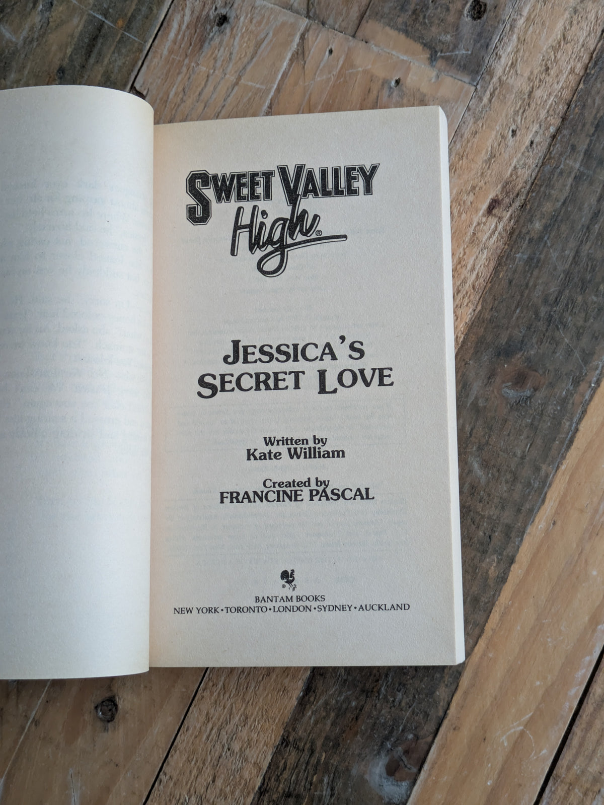 Jessica's Secret Love (Sweet Valley High #107) by Francine Pascal (Creator), Kate William