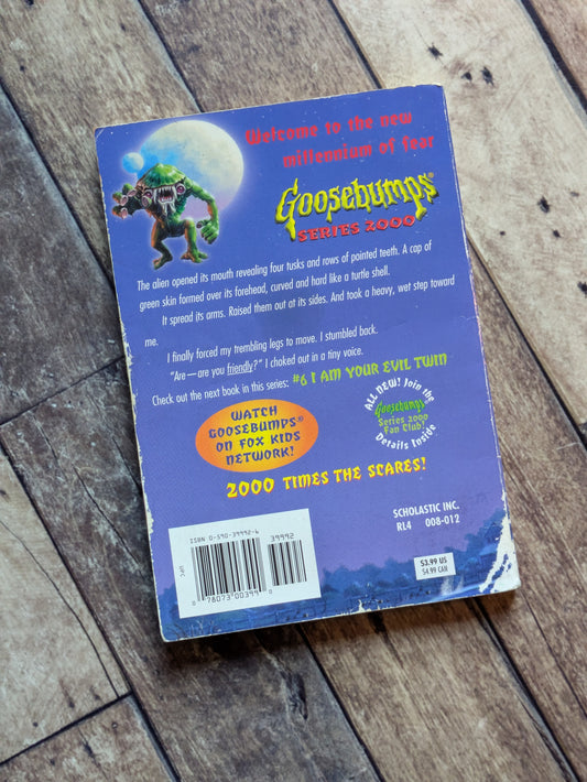 Invasion of the Body Squeezers: Part 2 (Goosebumps 2000 #5) by R.L. Stine - Vintage Paperback