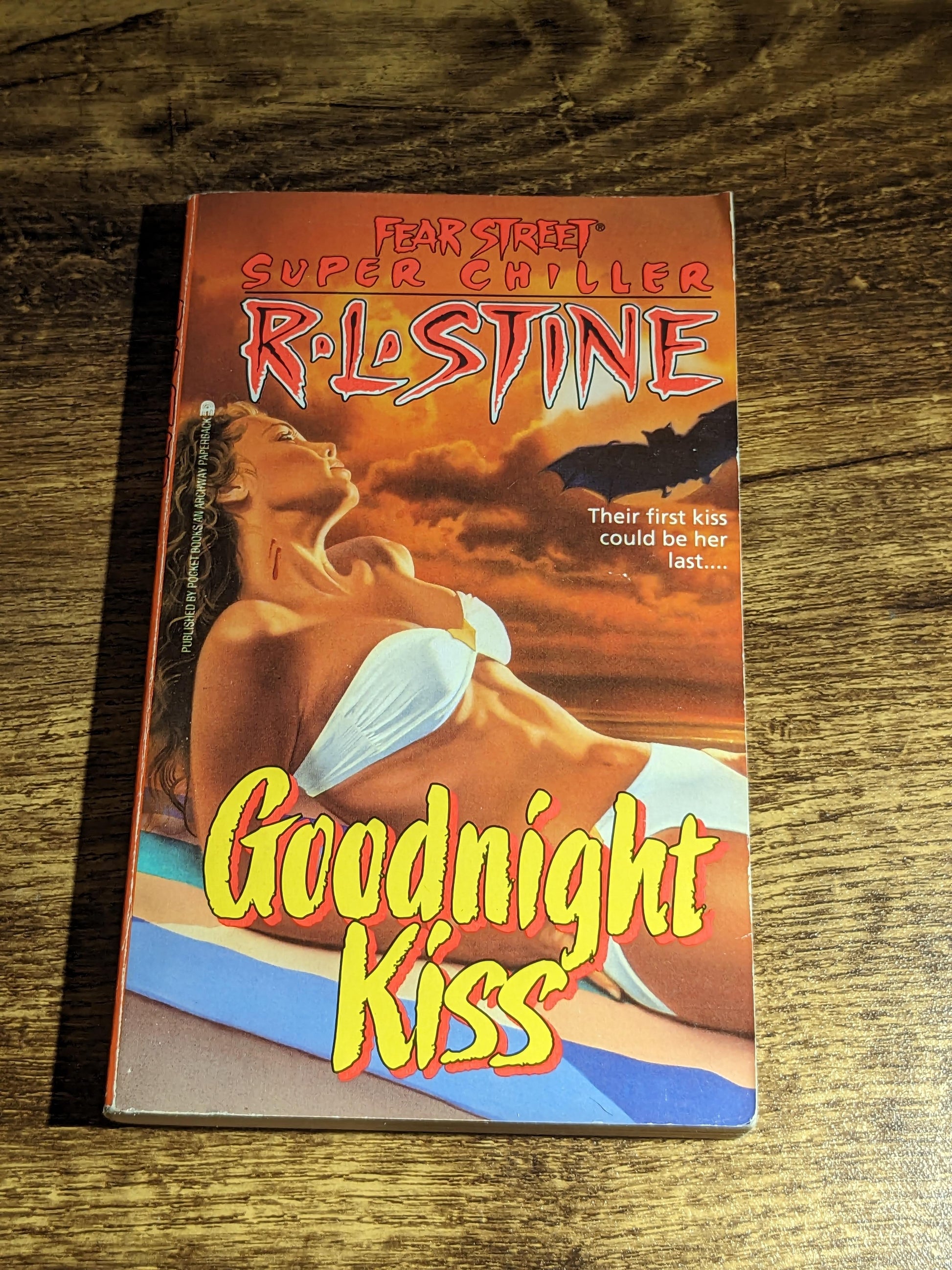 GOODNIGHT KISS (Fear Street Super Chiller) by R.L. Stine - Asylum Books