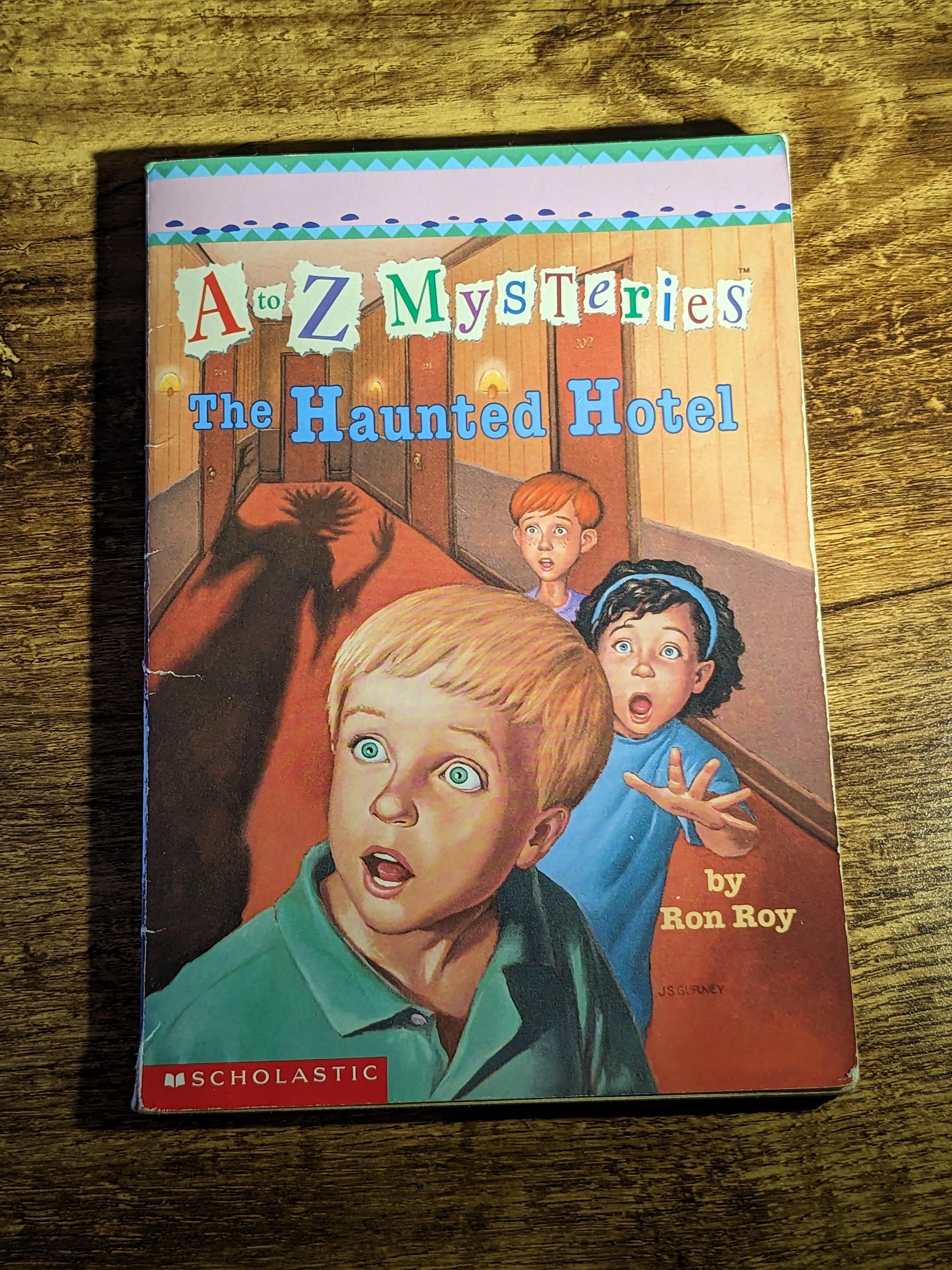Haunted Hotel, The (A to Z Mysteries) by Ron Roy - Asylum Books